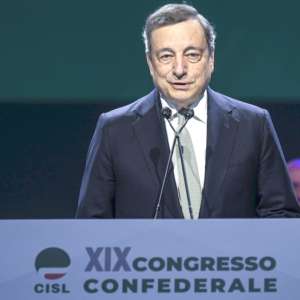 Beban pajak, Draghi: "Tahun 2022 akan turun 0,4%, penurunan paling signifikan dalam 6 tahun terakhir"