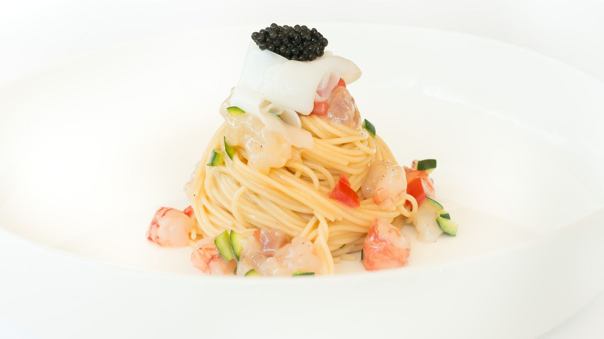 Spaghettino raffreddato con crudo di pesce e Caviale Siberian_Caviar Giaveri