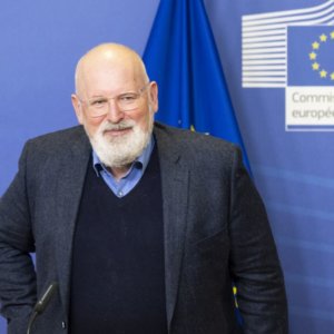 Frans Timmermans EU چھوڑ کر ڈچ انتخابات میں حصہ لے رہے ہیں: نیدرلینڈز کو پاپولسٹ ایڈوانس کے خلاف متحد کرنا