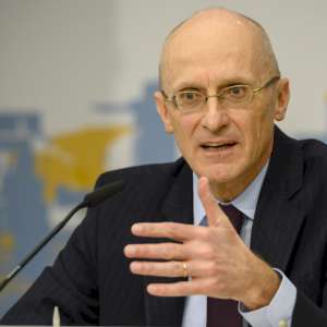 Bce, Vigilanza: “Auspichiamo che le banche europee escano dalla Russia il prima possibile”