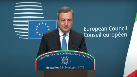 Draghi in Brussels: “EU enlargement historic step. Less bureaucratic membership. Price cap in October”