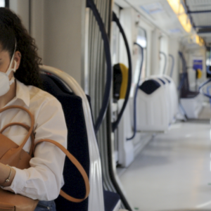 Covid, adiós mascarillas a partir del 1 de octubre en autobuses, trenes y hospitales: esto es lo que cambia