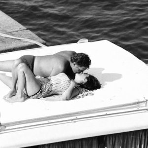 Richard Burton dan Elizabeth Taylor: ciuman mereka menjadi video NFT, di lelang pada 18 Juni