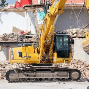 Rifiuti costruzioni edili: come riciclarli? In Italia è troppo difficile e l’End of Waste è un miraggio