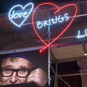 Moda, arte e design a Parigi: una mostra tributo al leggendario designer Alber Elbaz