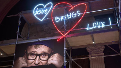 Moda, arta si design la Paris: o expozitie tribut adusa legendarului designer Alber Elbaz