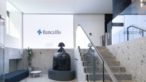 Banca Ifis: Milano'da 260 m50 yeşil duvarlı yeni genel merkez. XNUMX'lerden kalma tarihi bina yeniden geliştirildi