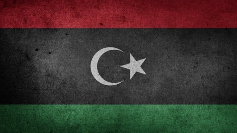 Libya, the crisis flares up and has repercussions on the energy sector: well blocks cause oil to soar