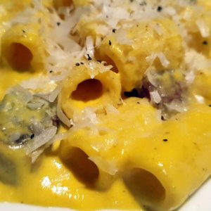 Pipero's Carbonara: Das Rezept des Sternerestaurants, eine feine Küche aus einem beliebten Gericht