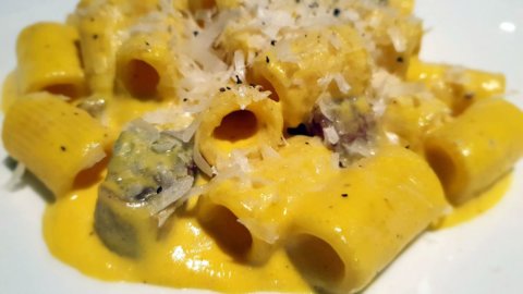 Pipero's Carbonara: the recipe of the starred restaurant, a fine dining from a popular dish