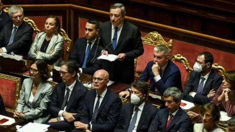 Crisi di governo, Draghi in Senato: “No a fiducia di facciata, siete pronti a ricostruire il patto? È l’unica strada”