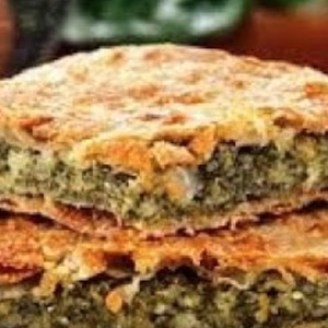 Erbazzone: la ricetta della torta salata a base di bietole, simbolo e specialità della cucina reggiana