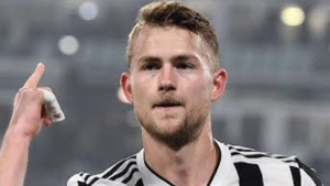 Matthijs de Ligt è un calciatore olandese, difensore della Juventus