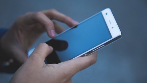Bonifici istantanei senza costi extra, l’obbligo per tutte le banche dal 2025: ecco cosa cambia