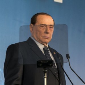 Berlusconi nella bufera: “Se passa il presidenzialismo, Mattarella dovrebbe dimettersi”