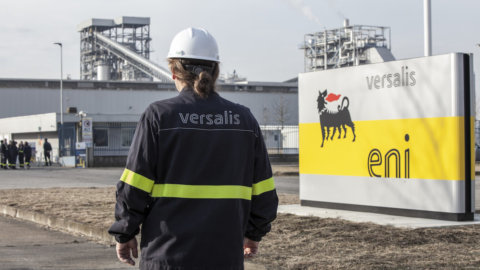 تتفاوض Eni مع Versalis لشراء 100 ٪ من Novamont ، الشركة الكيميائية الرائدة في بيدمونت في مجال البلاستيك الحيوي