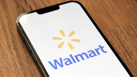 Walmart lancia l’allarme utili e spaventa le Borse: consumi Usa in discesa. In Europa corsa ai bond