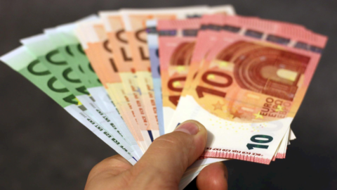 Decret ajutor convertit, iată decretul crizei: Superbonus 110%, venit de bază, bonus 200 euro