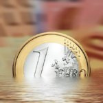 La guerra dei dazi minaccia la crescita, Bce avverte: “Prospettive offuscate da eccezionale incertezza”