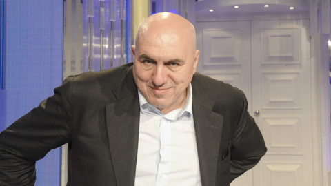 Crosetto e l’insostenibile ipocrisia sull’Ucraina: come si fa a mettere sullo stesso piano l'”invasione” di Kiev e quella di Putin?