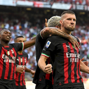 Champions: il Milan vola agli ottavi con un poker, la Juve perde con il Psg ma va in Europa League
