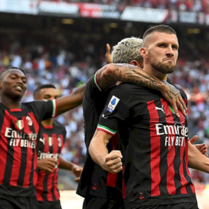 Campeões: Milan voa para as oitavas de final com quadra, Juve perde para o PSG, mas vai à Liga Europa