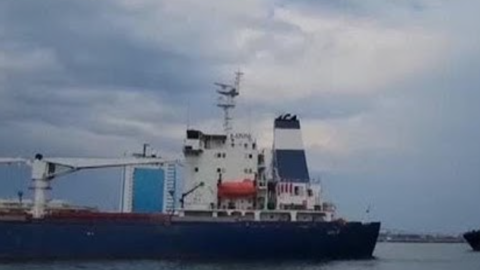 Ucraina, partita la prima nave carica di grano dal porto di Odessa: è segno di speranza