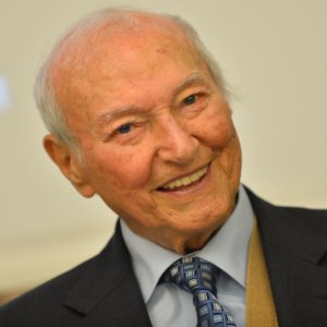 Addio a Piero Angela, grande giornalista, divulgatore ed educatore. Lottò contro le pseudoscienze