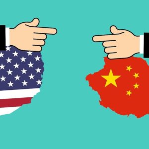 Borse nervose per lo scontro Usa-Cina per la visita della Pelosi a Taiwan ma Milano limita i danni