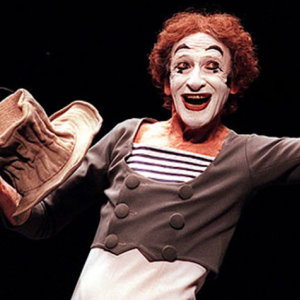 Marcel Marceau e il silenzio: l’arte universale della pantomima. La sua storia e il suo impegno nella resistenza francese