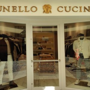 Brunello Cucinelli：2023 年利润和 Ebitda 将增长，但低于预期。并且股价跌幅超过5%