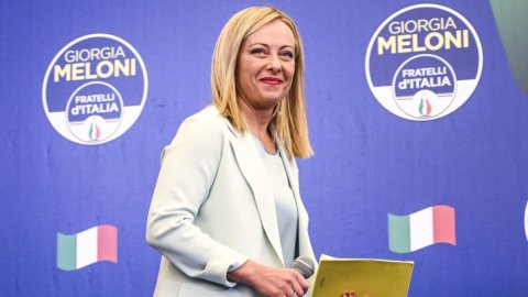Elezioni Lombardia e Lazio: il centrodestra di Fontana e Rocca oltre il 50% ma affluenza mai così bassa