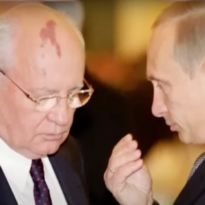 Russia, il disastro dell’economia da Gorbacev a Yeltsin e Putin: le impietose analisi di Procacci e Krugman