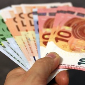 Riforma fiscale: tredicesima detassata e flat tax rinviata per i lavoratori dipendenti