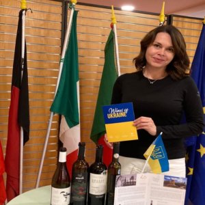 Anggur ekstrem dunia: anggur Ukraina dan sommelier Victoria Agromakova di atas panggung