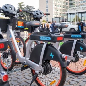 Acea: il bike sharing arriva in azienda con le e-bike di Ridemovi