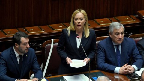 Meloni Meclis'te: “AB'ye, NATO'ya, Ukrayna'ya, başkanlık sistemine ve mali anlaşmaya evet. Temel gelir? bir yenilgi”