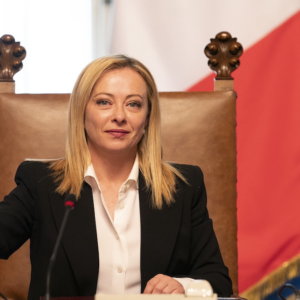 Numiri: undă verde la divizie, surpriză Enel cu Scaroni-Cattaneo. Descalzi la ENI, Del Fante la Poste