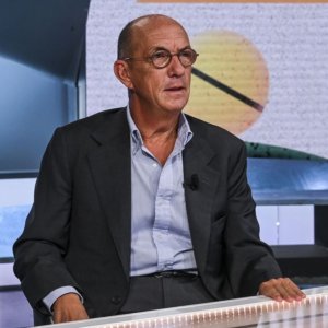 Meloni: adevăratul său „banc de încercare va fi relația cu țara”, nu cu Salvini și Berlusconi. Vorbește Marco Follini