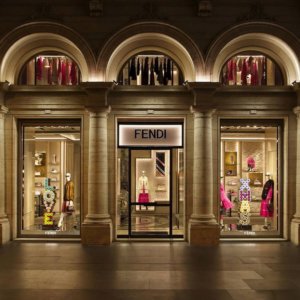 Fendi: inaugurează noua fabrică din Bagno a Ripoli din Toscana. 50 de milioane investite și lucrează pentru 700 de angajați