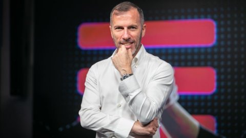 Tim, la Ue dice sì alla cessione di Netco a Kkr e il titolo azzera le perdite. Conti del primo trimestre 2024 in linea con le attese