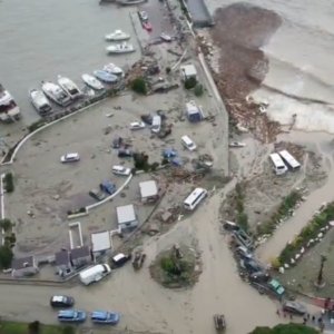 Ischia, frana fatale: Casamicciola sepolta nel fango. Una donna morta, 11 dispersi, 13 feriti