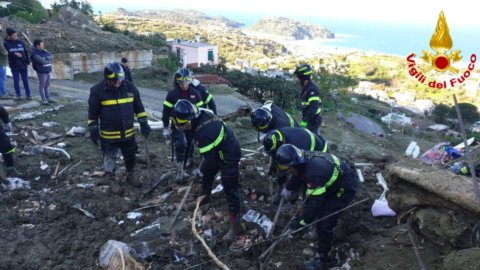 Ischia: après le glissement de terrain, "Italia Sicura" de Renzi recommence. Les géologues demandent des plans contre les inondations et les glissements de terrain