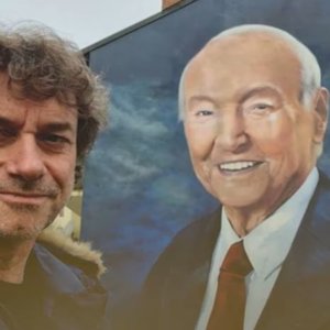 Mural untuk Piero Angela: penghargaan yang didedikasikan untuk jurnalis oleh Nickelino's Urban Lab