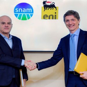 Descarbonización: Eni y Snam forman una empresa conjunta de captura de carbono en Rávena