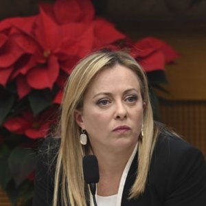 Meloni și economia după primul an de guvernare: partidul s-a terminat, fără recesiune, dar atenție la datorie