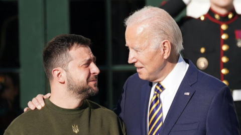 Zelensky negli Usa: “L’Ucraina è viva e vegeta”, Biden: “Non sarete mai soli”, Putin parla di nucleare