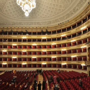 Scala, ovation pour Mattarella. Pour «Boris Godunov» 13 minutes d'applaudissements. Von der Leyen et Meloni sont également au premier rang