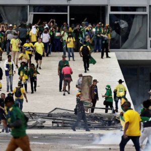 Brasilien, Lula verhaftet 1.500 Randalierer und jetzt befürchtet Bolsonaro die Auslieferung aus den Vereinigten Staaten