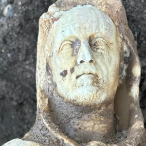 Archäologie: Eine lebensgroße Statue des Herkules, die in Rom im Appian Way Park gefunden wurde